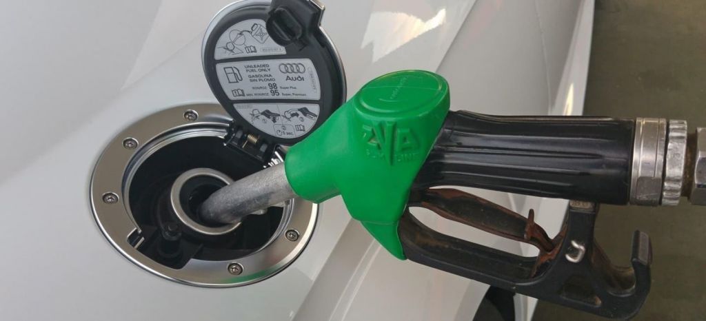 ¿Se puede repostar gasolina 98 a un 95 o viceversa?