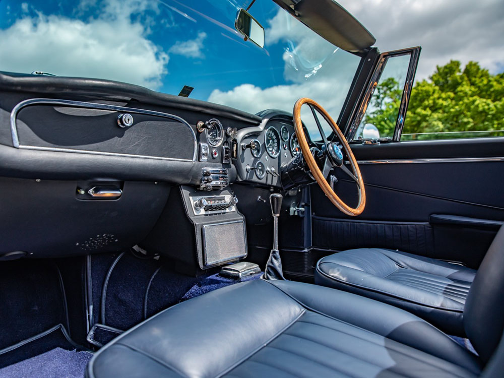 Aston Martin DB5 Convertible David Brown. Imagen interior.