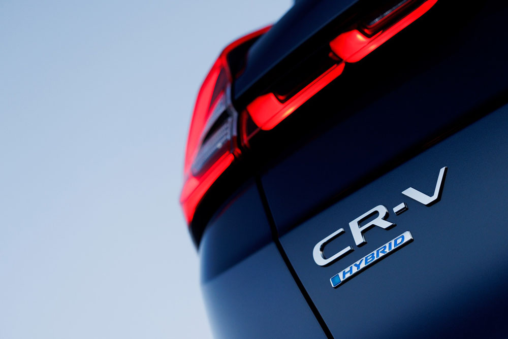 Honda CR-V 2023. Imagen logo trasero.