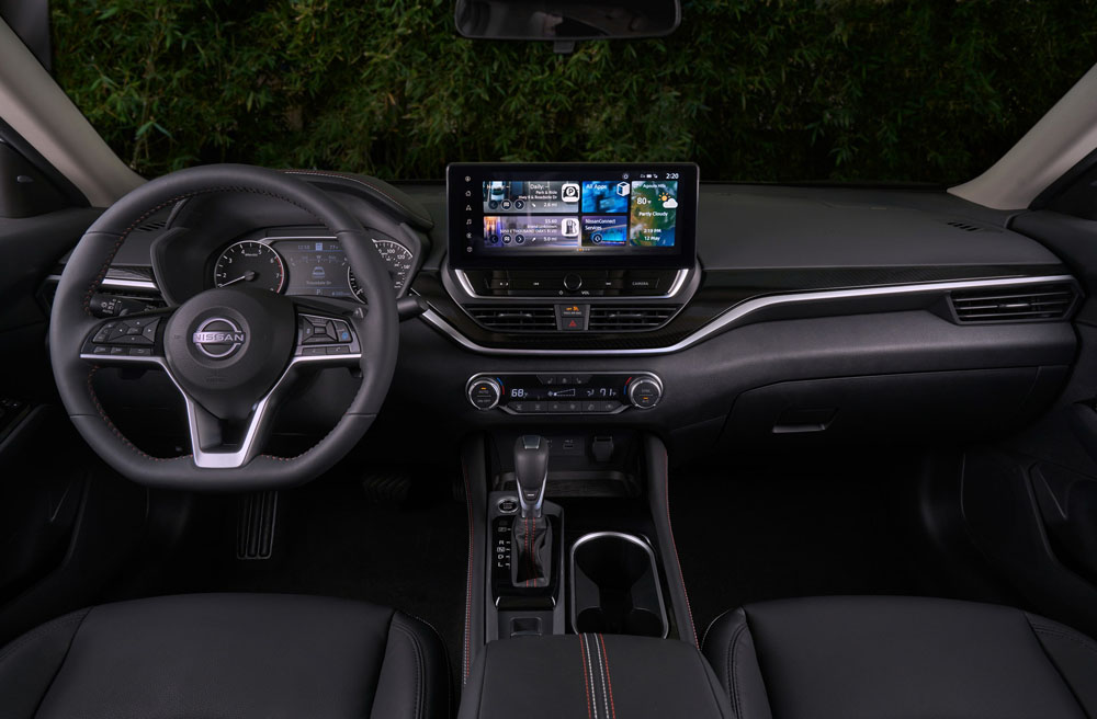 Nissan Altima 2023. Imagen interior