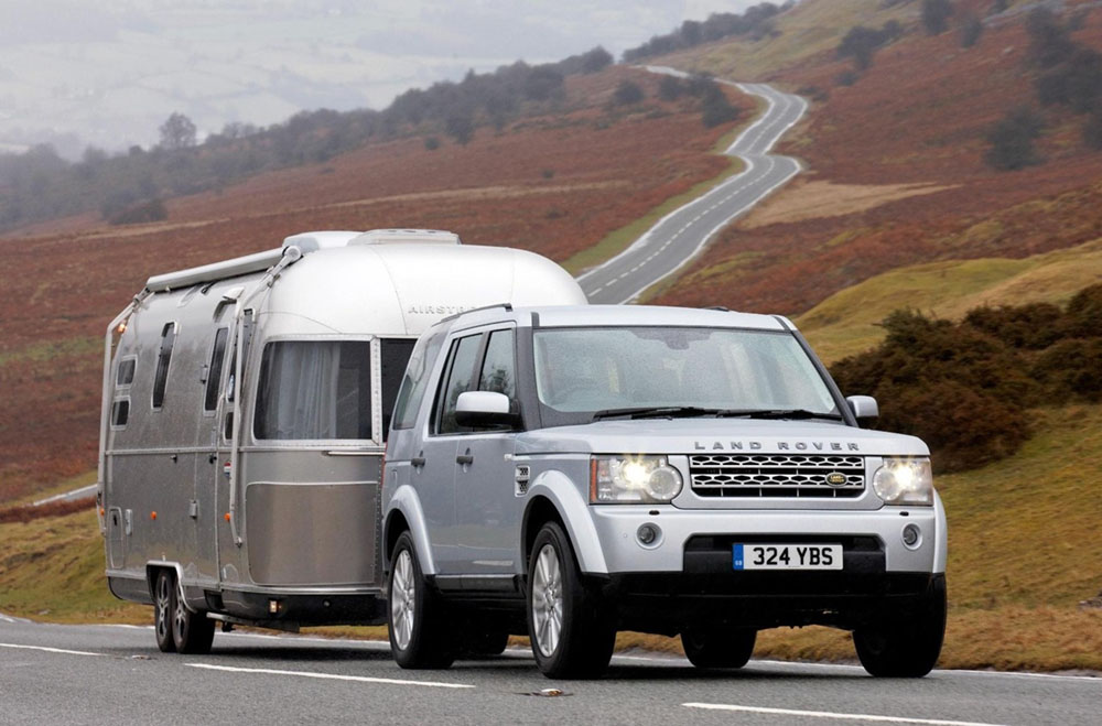 Land Rover Caravan Talk Motor16