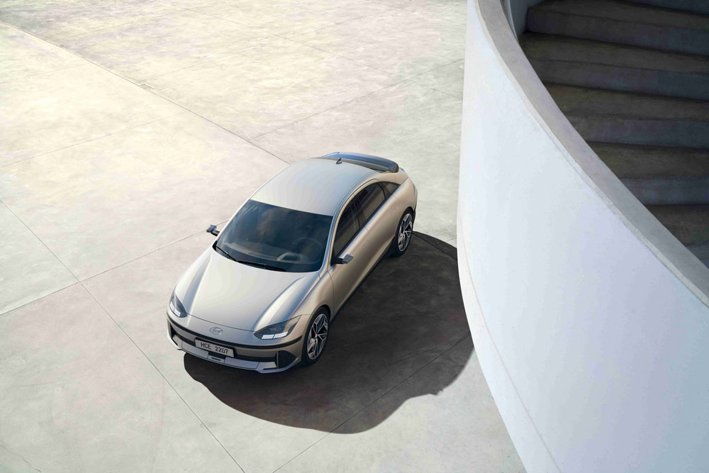 Hyundai Ioniq 6. Imagen exterior superior.