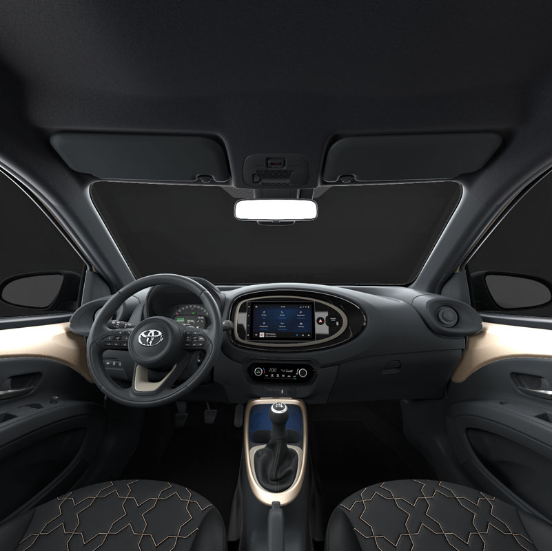 Interior del Toyota Aygo X Cross.