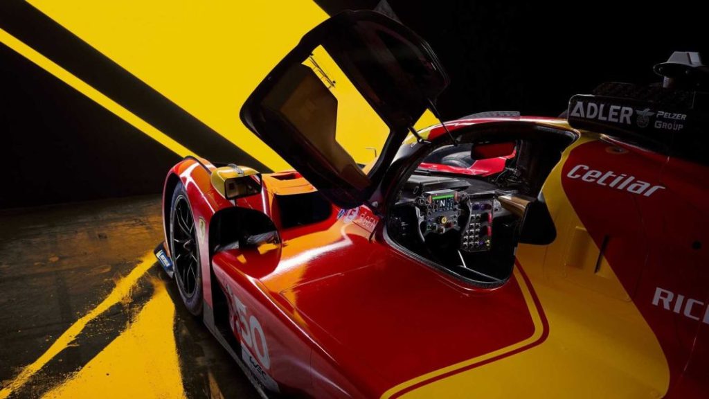 2022 Ferrari 499P. Imagen estudio interior.