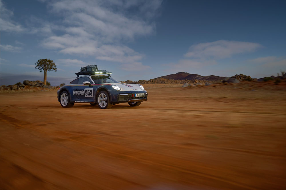 2022 porsche 911 Dakar 18 Motor16