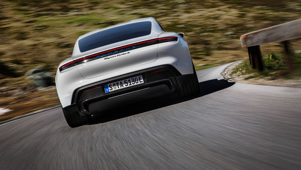 2022 Porsche Taycan. Imagen movimiento.