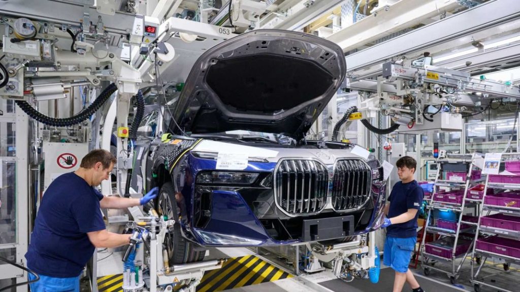 2022 BMW Serie 7 dos millones 30 Motor16