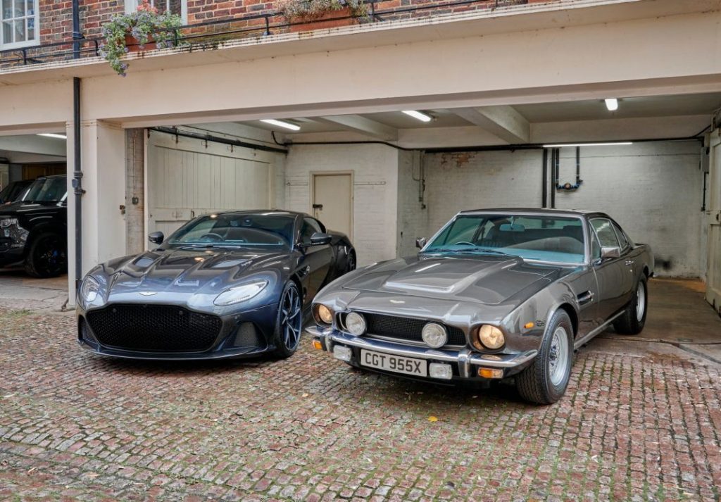 Aston Martin V8 y DBS Superleggera. Imagen.