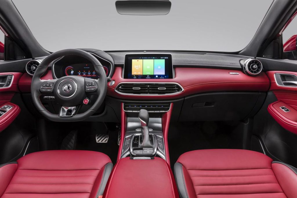 El SUV HS se ofrece en dos niveles de acabado, Luxury y Comfort.