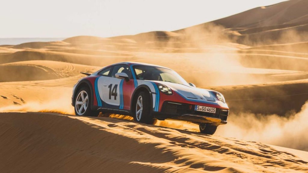 2023 Porsche 911 Dakar. Imagen movimiento.