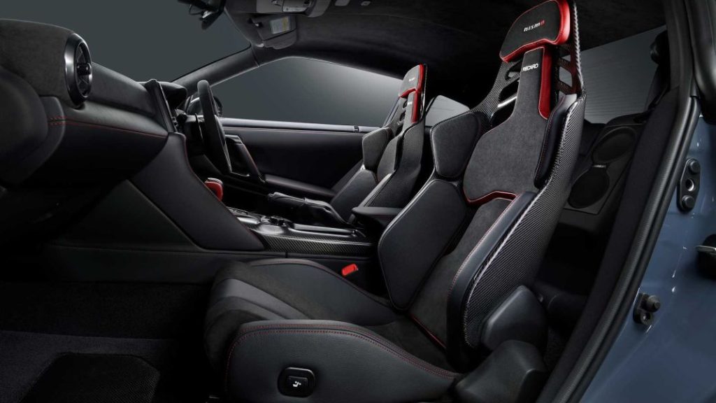 2023 Nissan GT-R. Imagen interior.