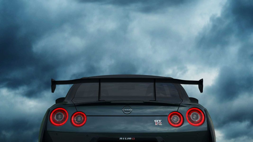 2023 Nissan GT-R Precio. Imagen portada.