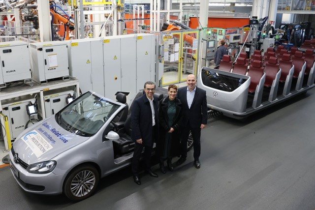 La presidenta de Navarra ha visitado la central de Volkswagen en Wolfsburg (Alemania).