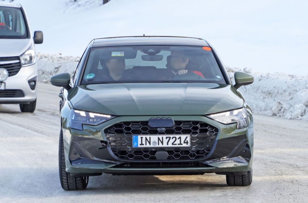 Audi A3 facelift no camo 16 Motor16