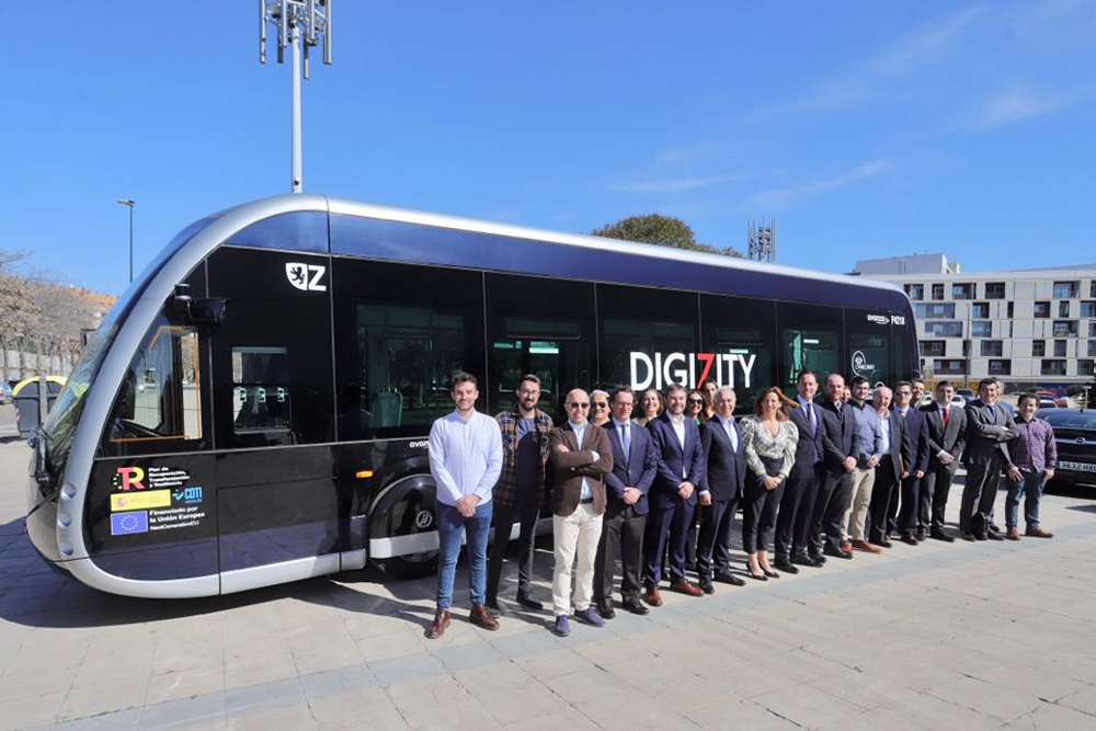 El autobús inteligente del proyecto Digizity ya funciona en Zaragoza.