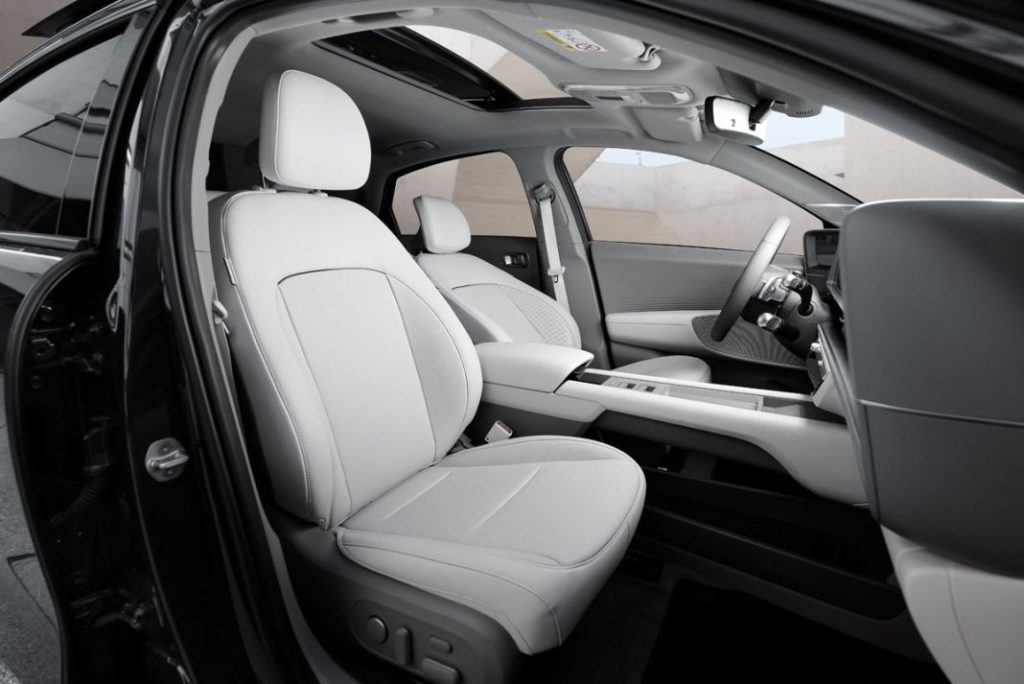 Hyundai IONIQ 6 interior 03 Motor16