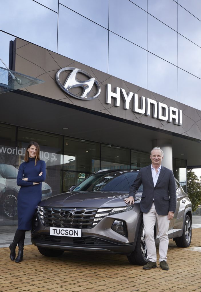 Ruth Beitia y Leopoldo Satrústegui, director general de Hyundai. 