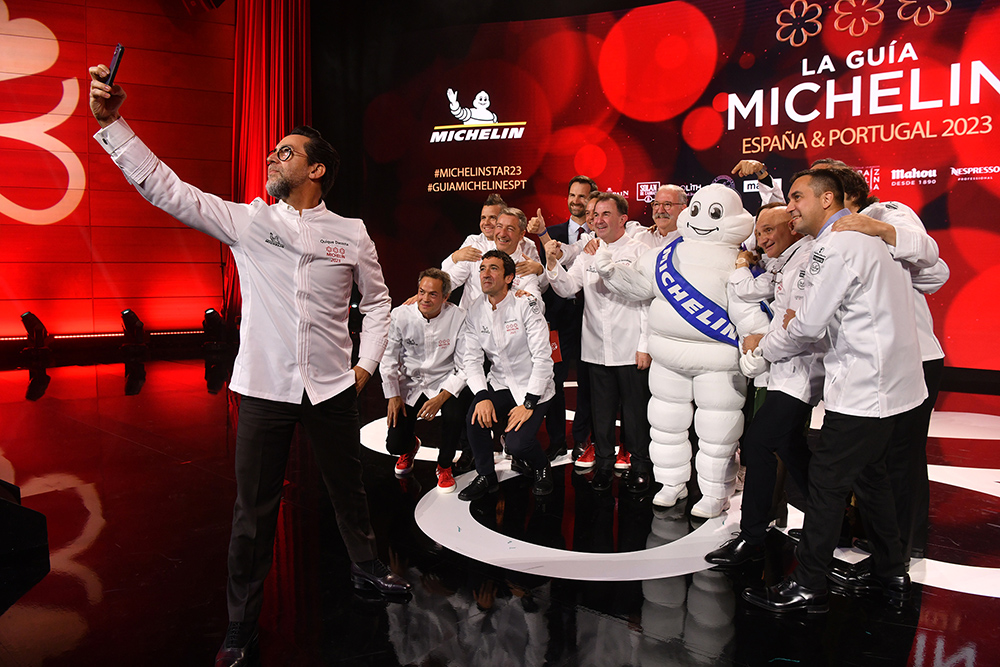 Entre las experiencias NFT, se puede asistir a la la gala de revelación de la famosa selección de la Guía Michelin, que cuenta con los mejores chefs del país.