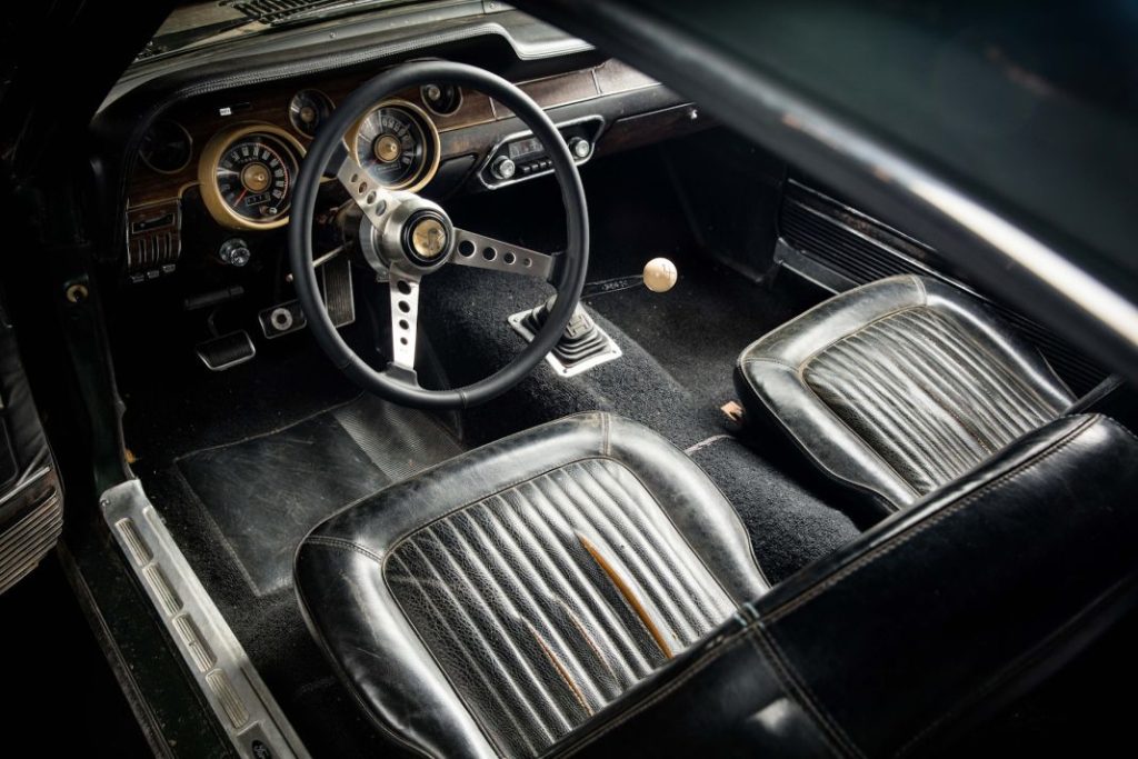 Ford Mustang Bullit interior Motor16