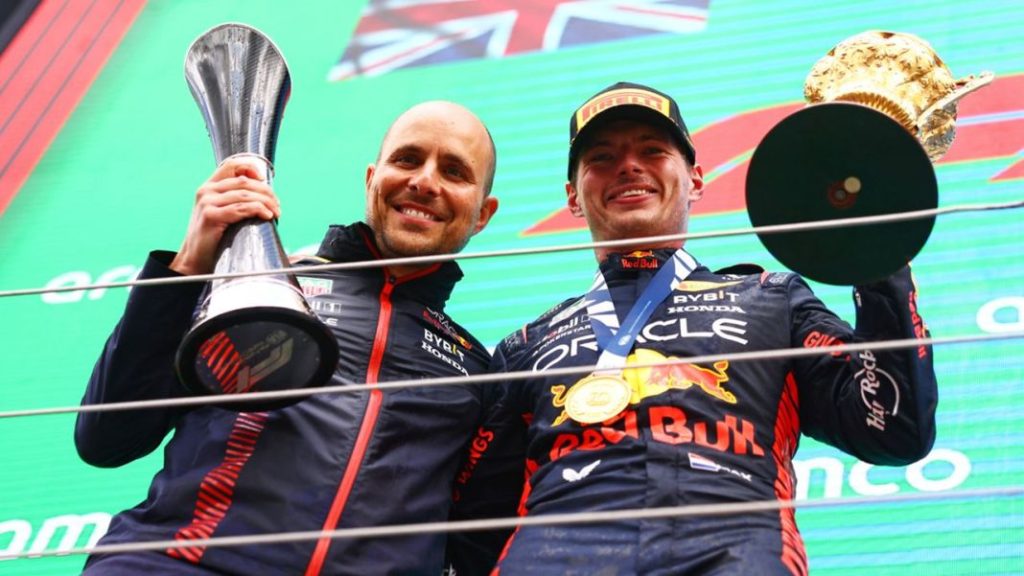 2023 Red Bull Max Verstappen y Gianpiero Lambiase. Imagen portada.