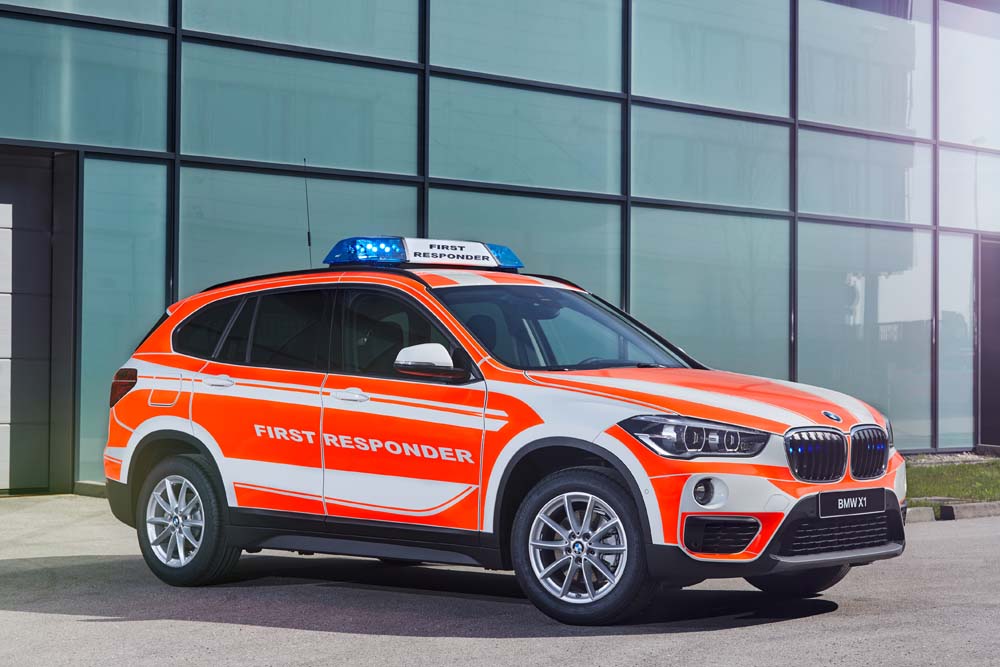 Vehiculos BMW de emergencia y autoridades 12 Motor16