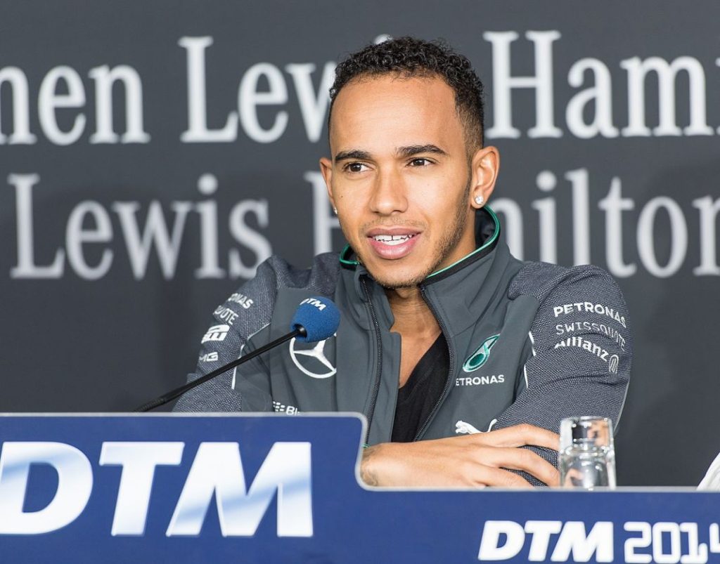 Lewis Hamilton ferrari 2 Motor16