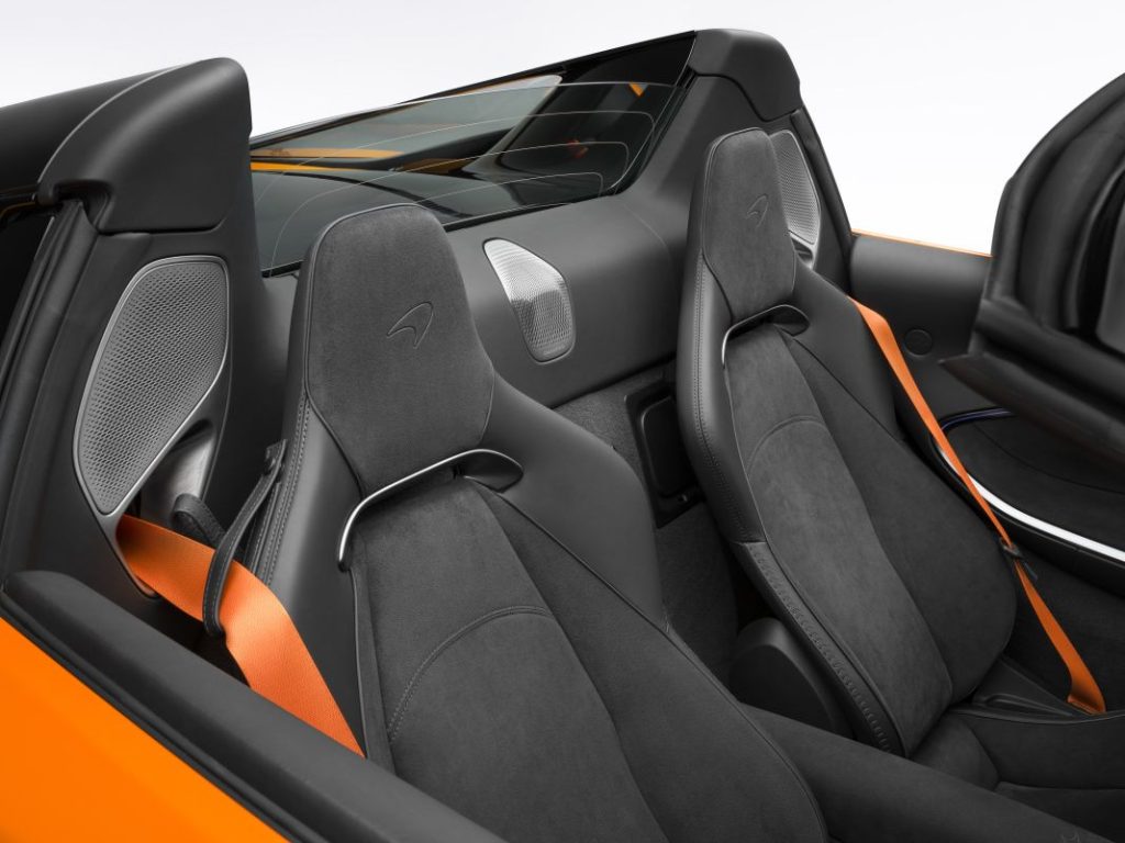 McLaren Artura Spider Interior seats Motor16