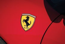 La única moto en el mundo que tuvo el beneplácito para lucir el logo de Ferrari en su carenado