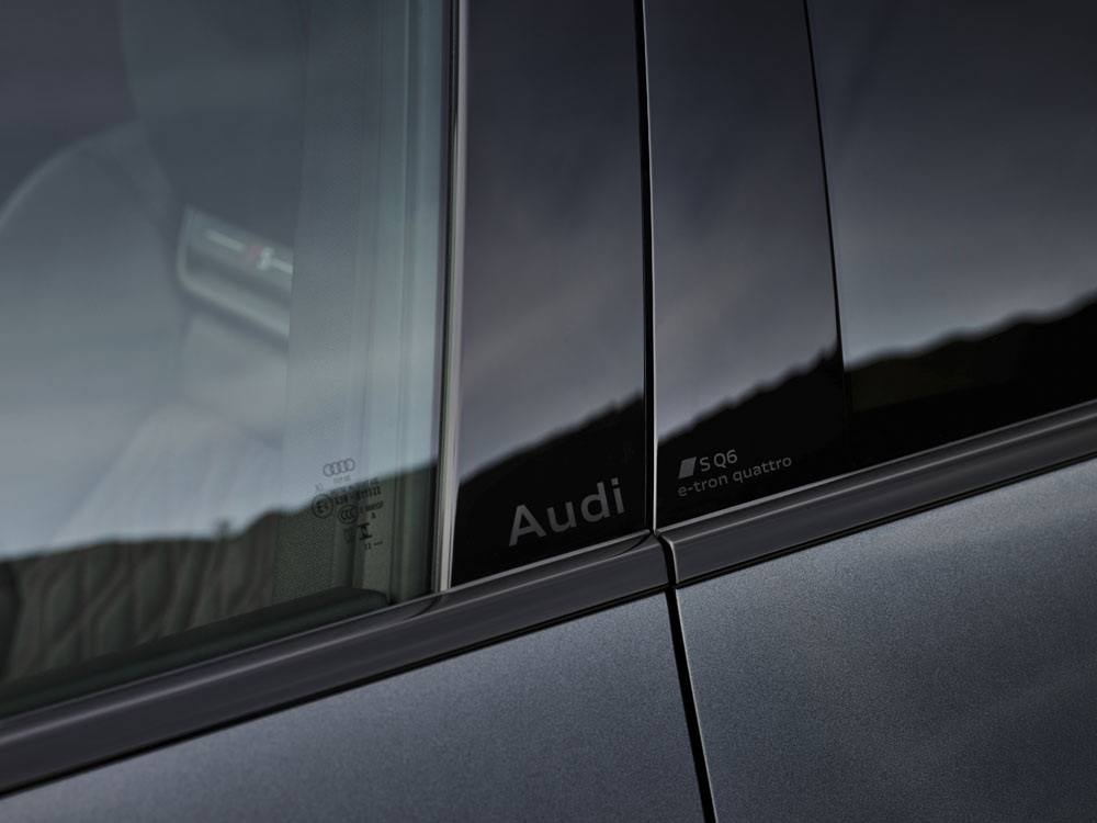 2024 Audi SQ6 e tron 37 Motor16