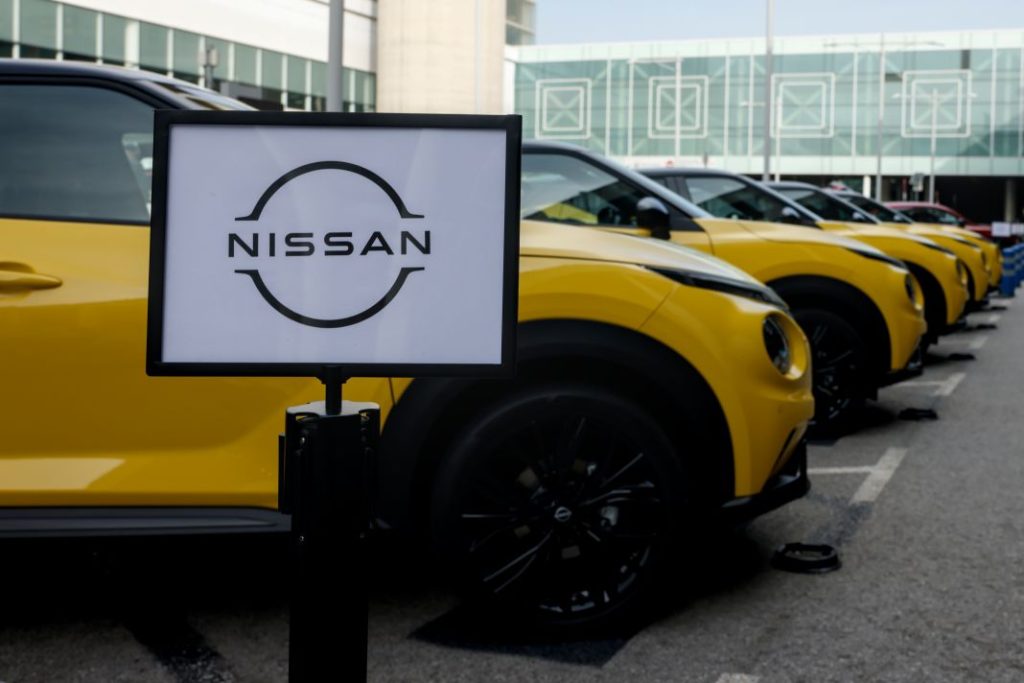 Nissan juke icon hybrid 2024 amarillo 40 Motor16